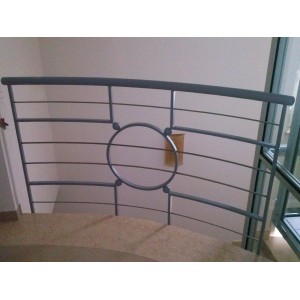 Ringhiera ferro con finiture in acciaio inox